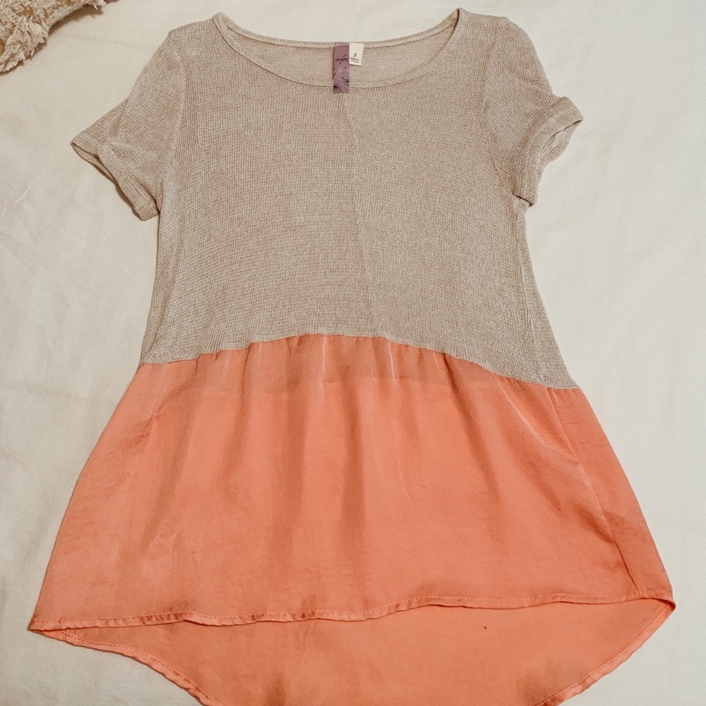 Two Toned Short Sleeve Knit